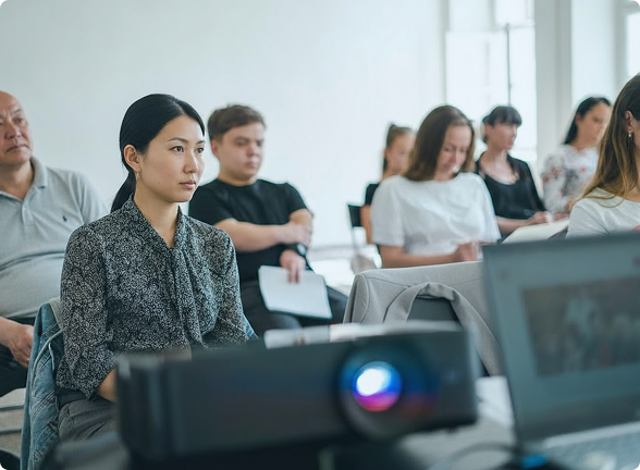 講義を受ける風景